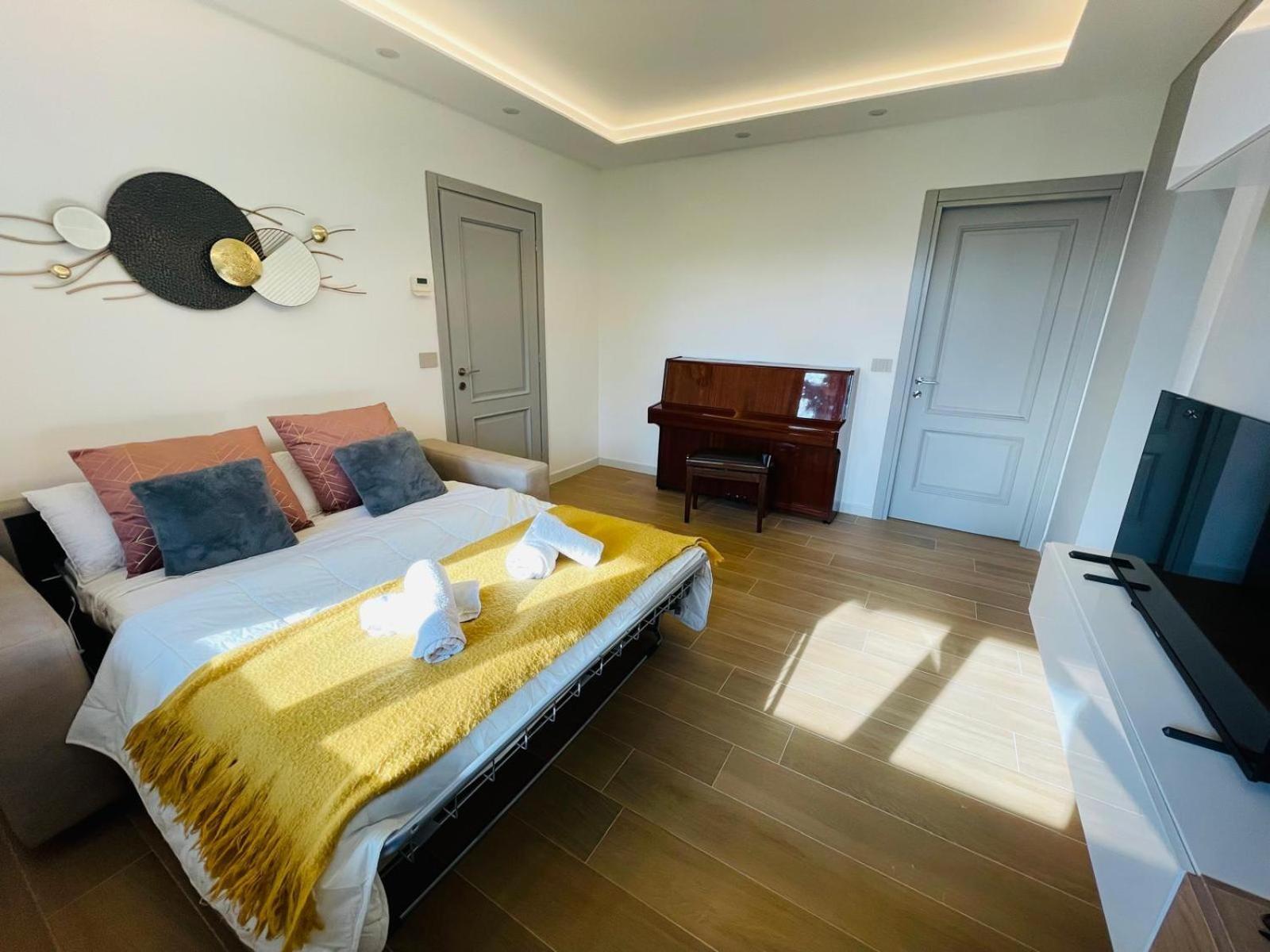 Holiday Flat In Villa San Gregorio With Pool Melazzo Exterior photo